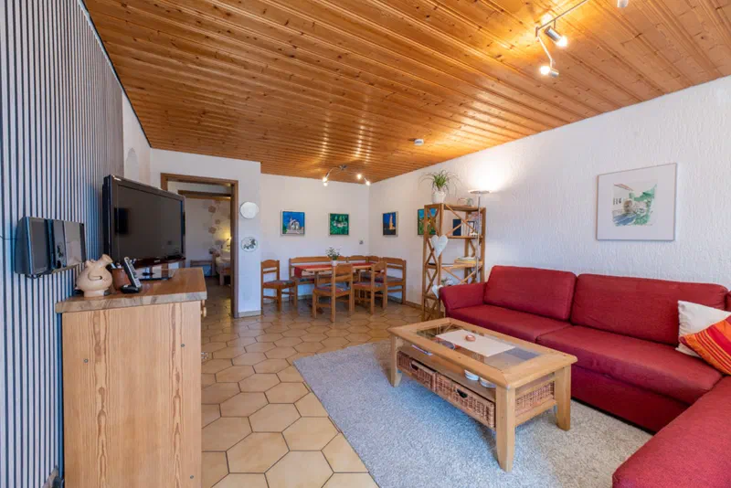 Wohnzimmer mit Essbereich